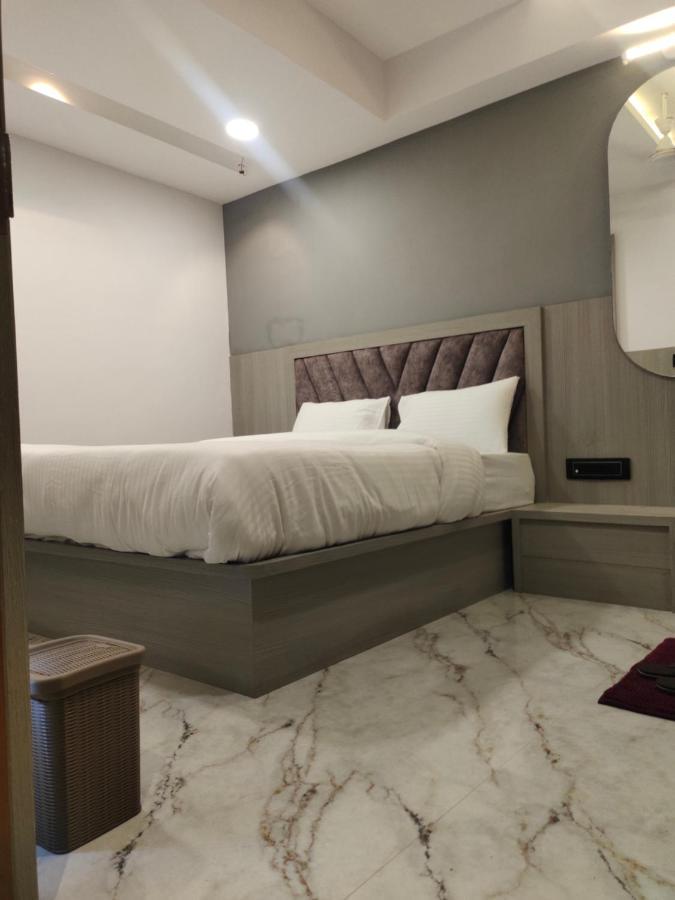 Hotel Lee Park Ahmadabad Zewnętrze zdjęcie