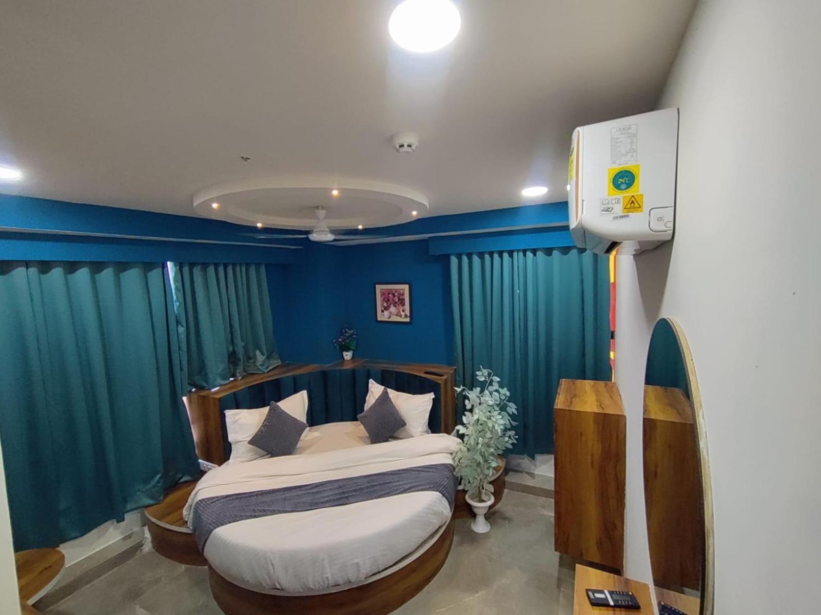 Hotel Lee Park Ahmadabad Zewnętrze zdjęcie
