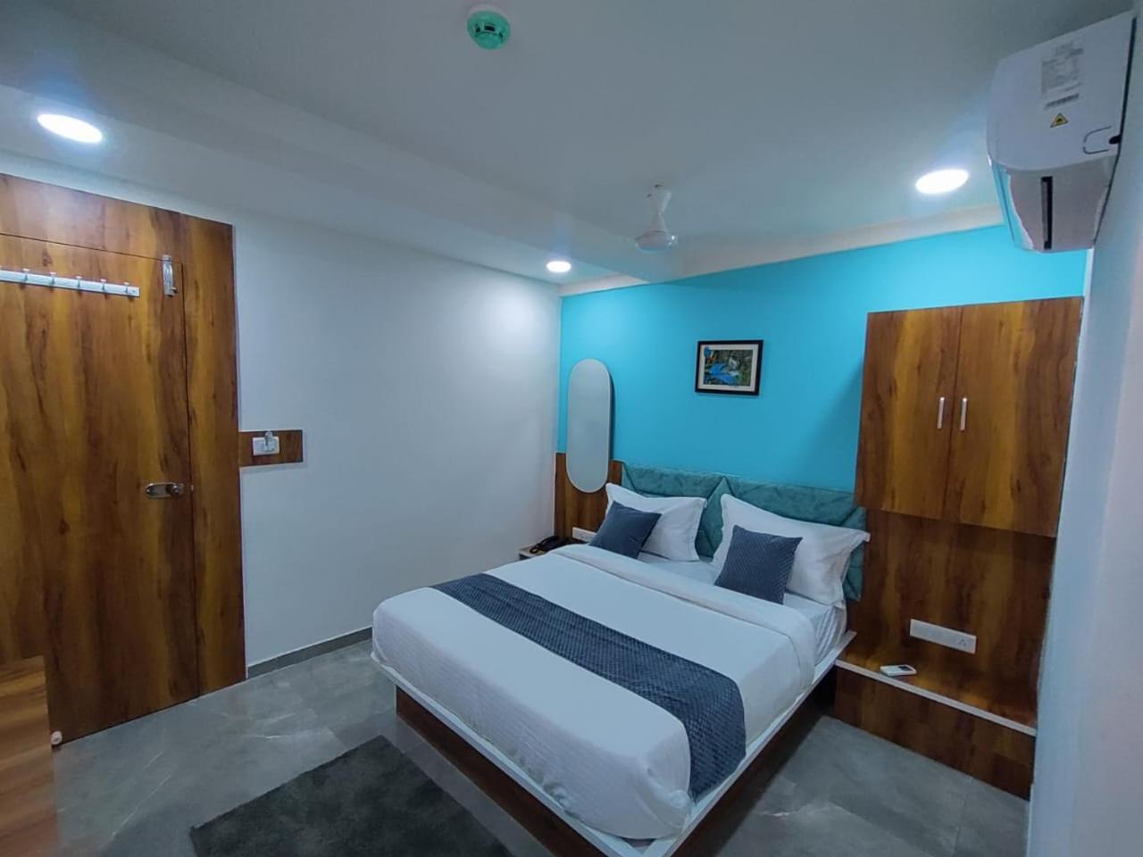 Hotel Lee Park Ahmadabad Zewnętrze zdjęcie