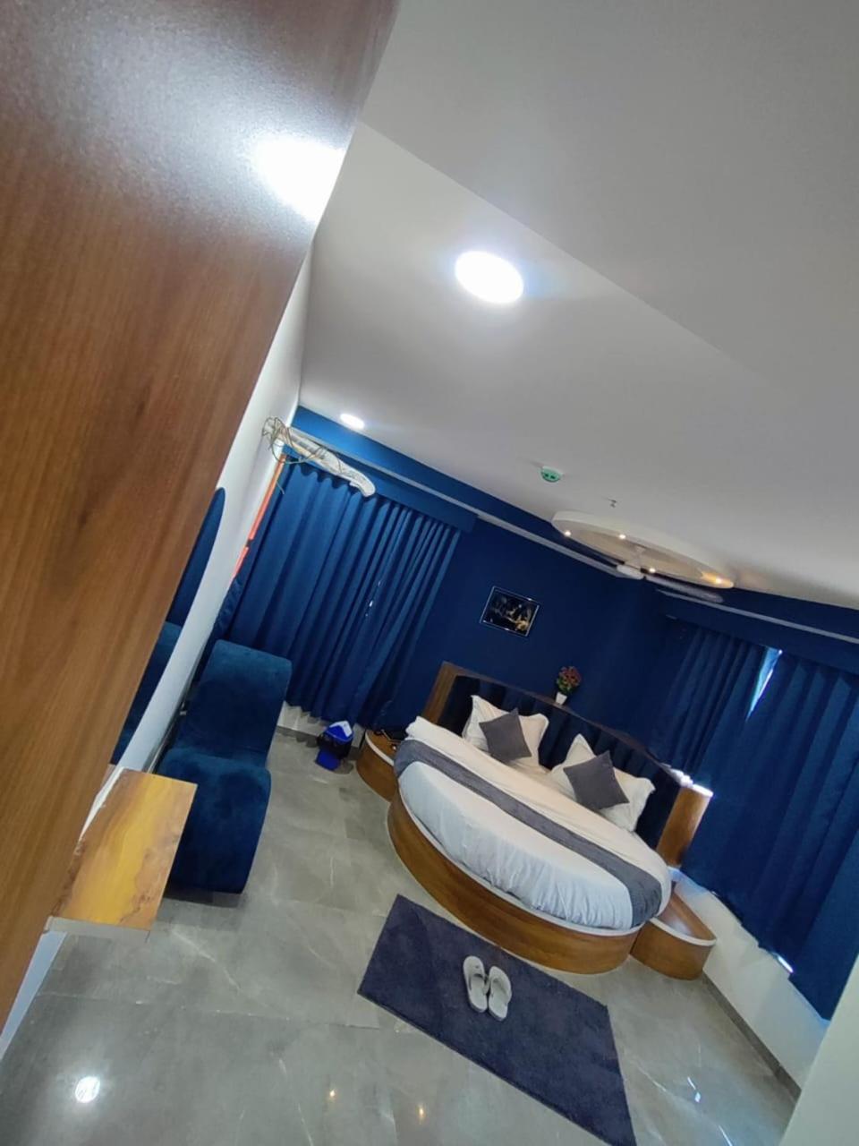 Hotel Lee Park Ahmadabad Zewnętrze zdjęcie