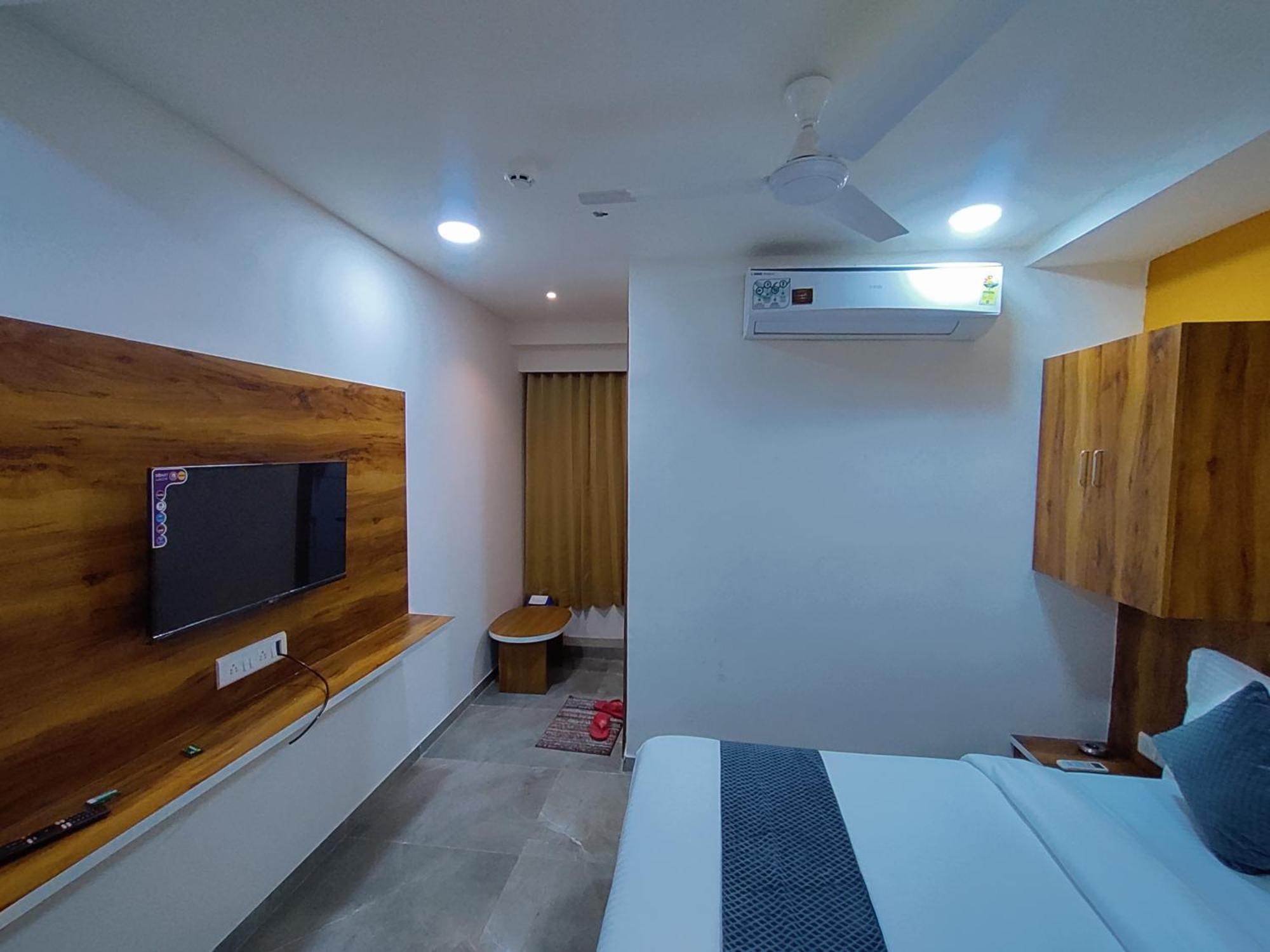 Hotel Lee Park Ahmadabad Zewnętrze zdjęcie